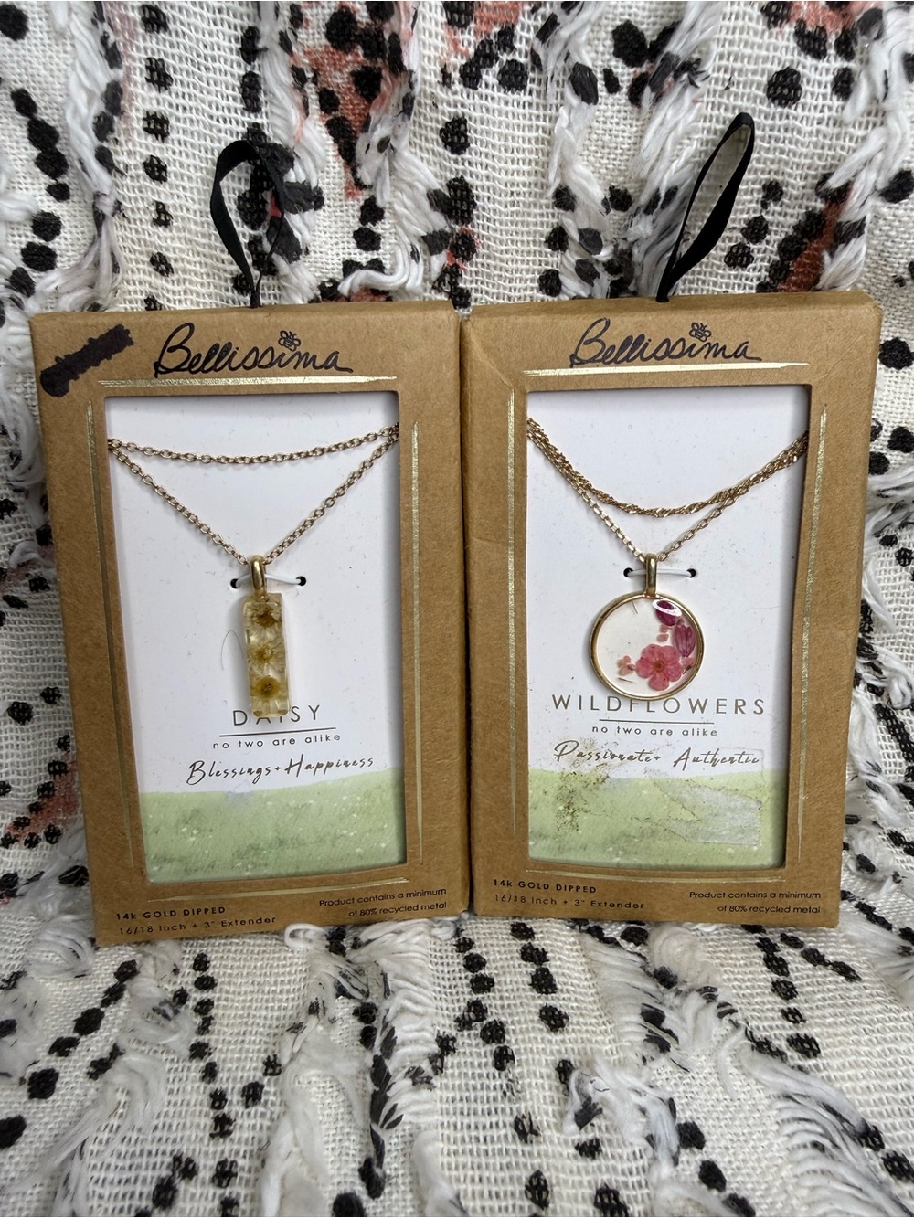 $40 retail Gold-Tone Wildflowers & Daisy Pendant Necklace Set